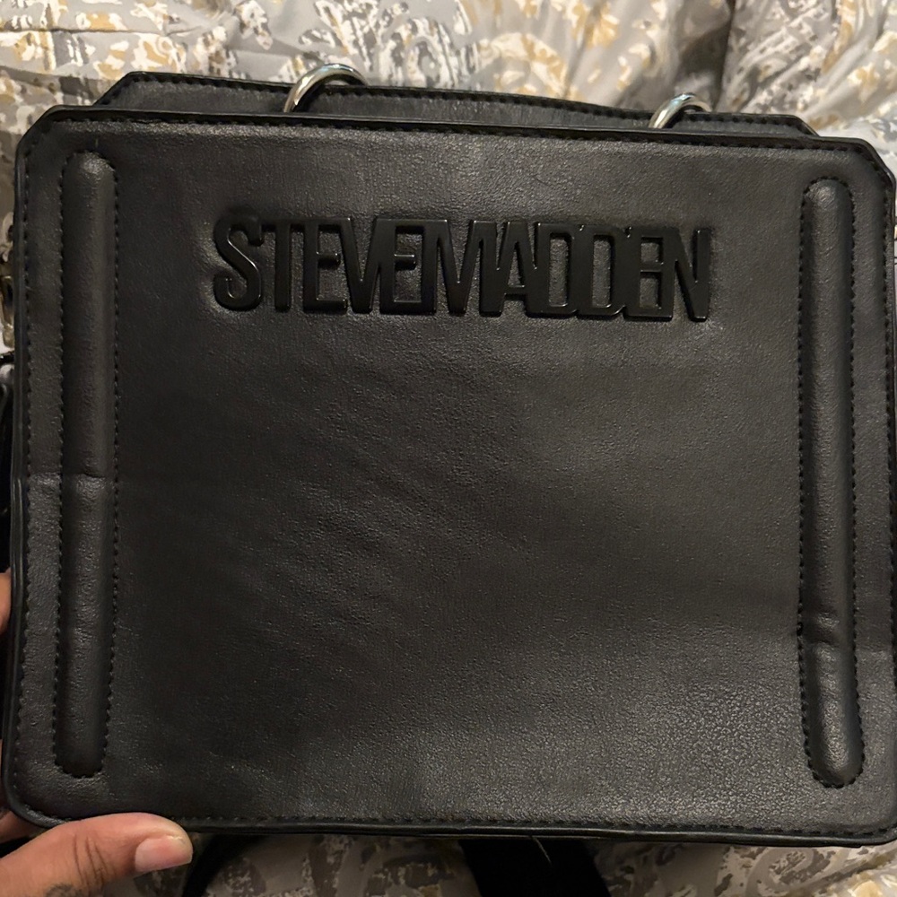 Steve Madden Black Messenger Bag Sleek Leather Design
